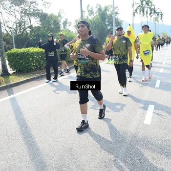 Runner Photo 6942011