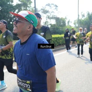 Runner Photo 6942012