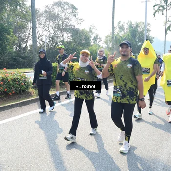 Runner Photo 6942022