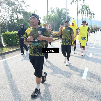 Runner Photo 6942023