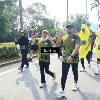 Runner Photo 6942024