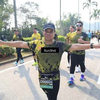 Runner Photo 6942048
