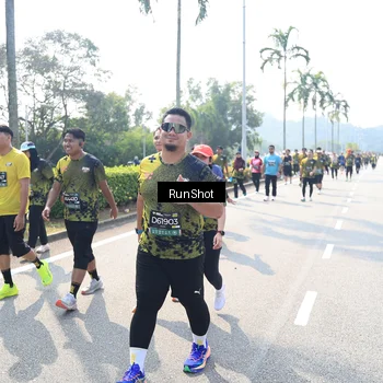 Runner Photo 6942055