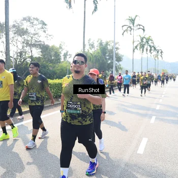 Runner Photo 6942058
