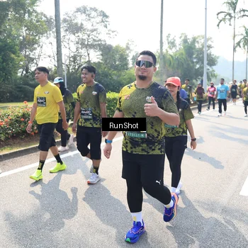 Runner Photo 6942059