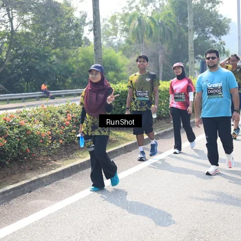 Runner Photo 6942101