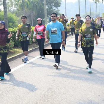 Runner Photo 6942102