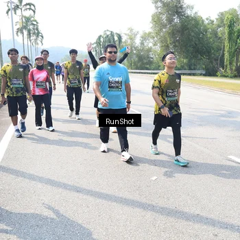 Runner Photo 6942137