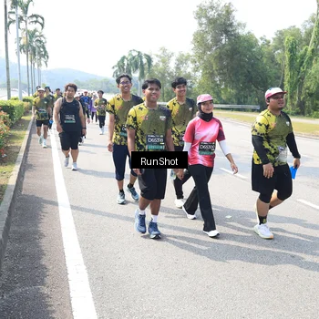 Runner Photo 6942154