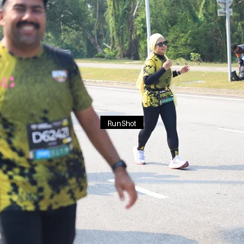 Runner Photo 6942300