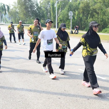 Runner Photo 6942350