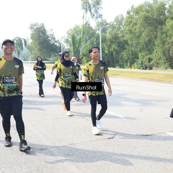 Runner Photo 6942567