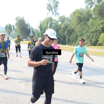 Runner Photo 6942662