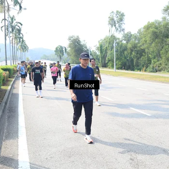Runner Photo 6942710