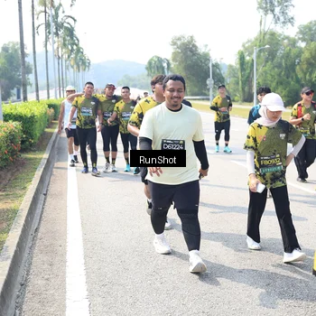 Runner Photo 6942737