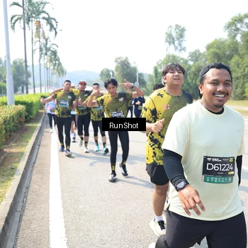 Runner Photo 6942751
