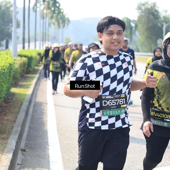 Runner Photo 6942972