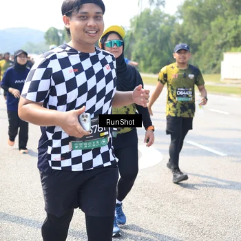 Runner Photo 6942975