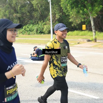 Runner Photo 6943005