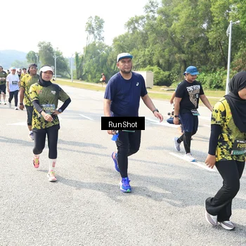 Runner Photo 6943038