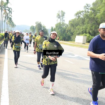 Runner Photo 6943044