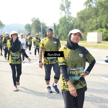Runner Photo 6943054