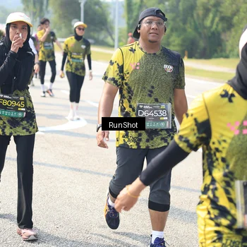 Runner Photo 6943057