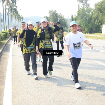 Runner Photo 6943096