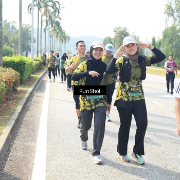 Runner Photo 6943110