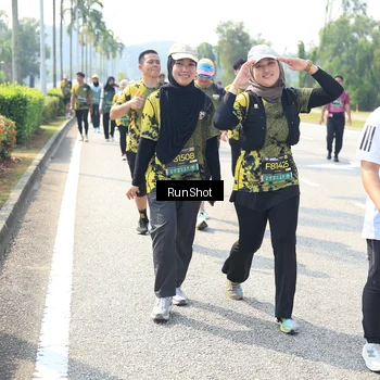 Runner Photo 6943113
