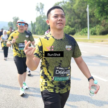 Runner Photo 6943154