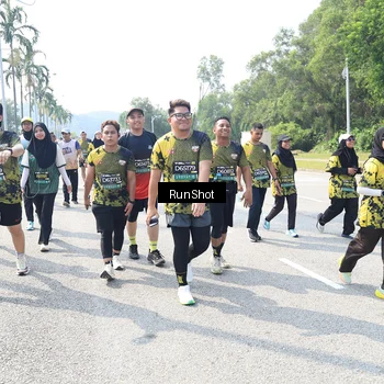 Runner Photo 6943212