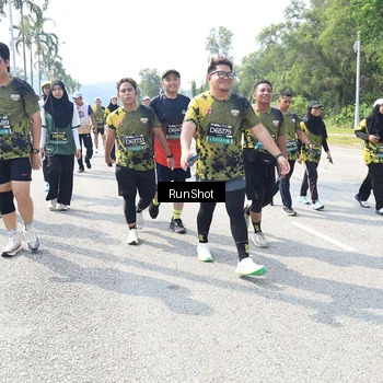 Runner Photo 6943213