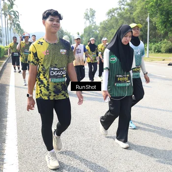 Runner Photo 6943251