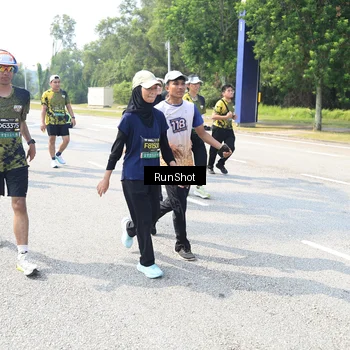 Runner Photo 6943270