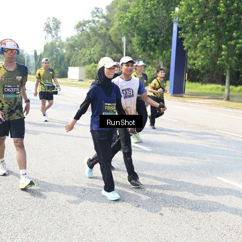 Runner Photo 6943271