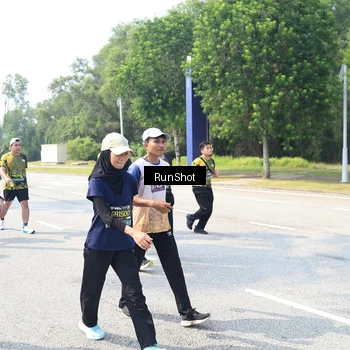 Runner Photo 6943273