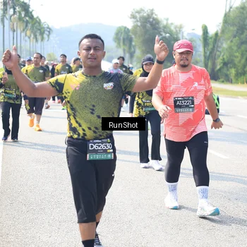 Runner Photo 6943336