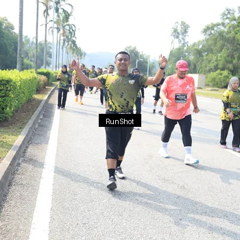 Runner Photo 6943345