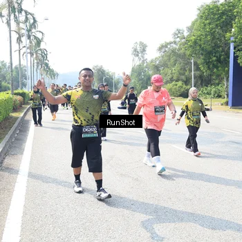 Runner Photo 6943349