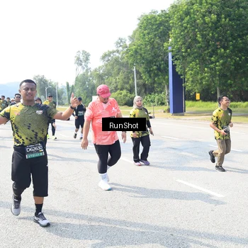 Runner Photo 6943352