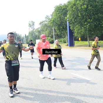 Runner Photo 6943354