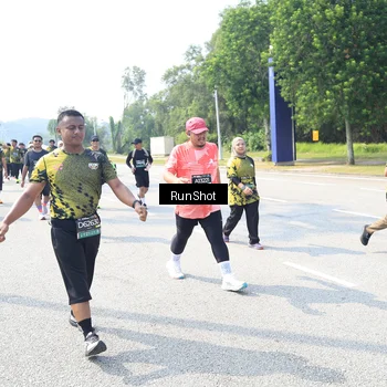 Runner Photo 6943355