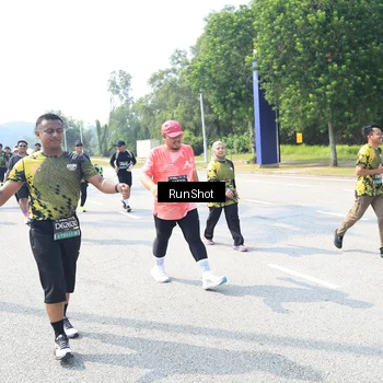 Runner Photo 6943356