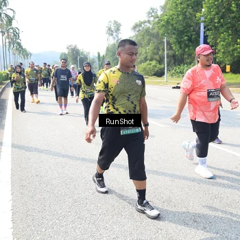 Runner Photo 6943363