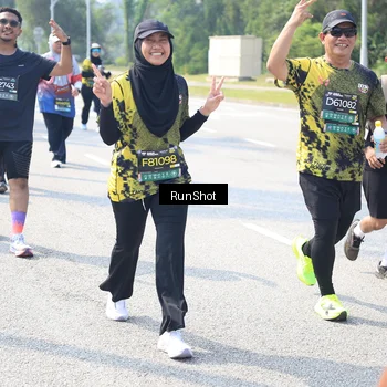 Runner Photo 6943367
