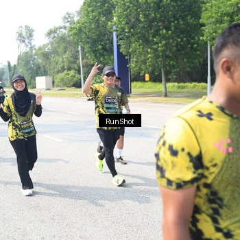 Runner Photo 6943375