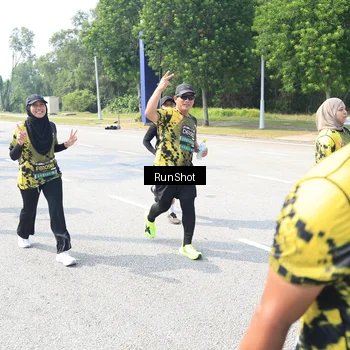 Runner Photo 6943377