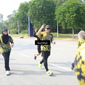 Runner Photo 6943383
