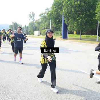 Runner Photo 6943389
